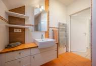 ***NEU*** exklusives Haus mit 2 Eingängen, 2 Wohnküchen, Wellnessbereich, beheizten Pool und viel mehr