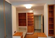 Sehr gepflegte, teilmöblierte 3- Zimmer Balkonwohnung in ruhiger Wohnlage des 23.Bezirks !