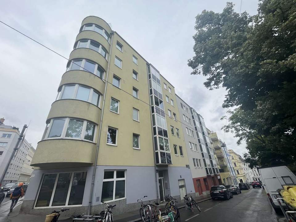 Helle Einraumwohnung in Parknähe!