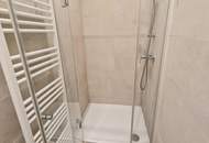 Stil, Charme &amp; Komfort – 2-Zimmer-Glück mit moderner Einbauküche + bester Infrastruktur +Traumhaftes Altbauhaus + Überzeugen Sie sich selbst!