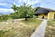 Zentral gelegenes Ein- bis Zweifamilienhaus mit großem Garten und Doppelgarage!