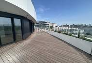 Großzügige 4 Zimmer Wohnung mit über 100 m² Balkon und Blick auf die Donau!