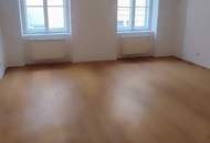 3 Zimmer Altbauwohnung hofseitig unbefristet