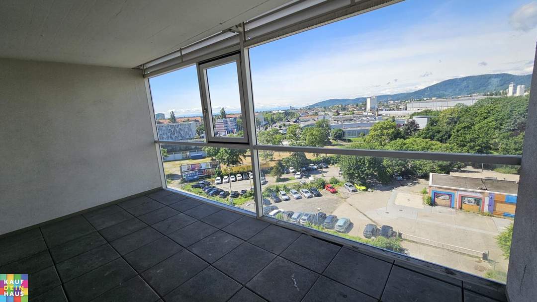 AKTION! 2 MONATE MIETFREI! GROSSE 2 ZIMMERWOHNUNG MIT LOGGIA!