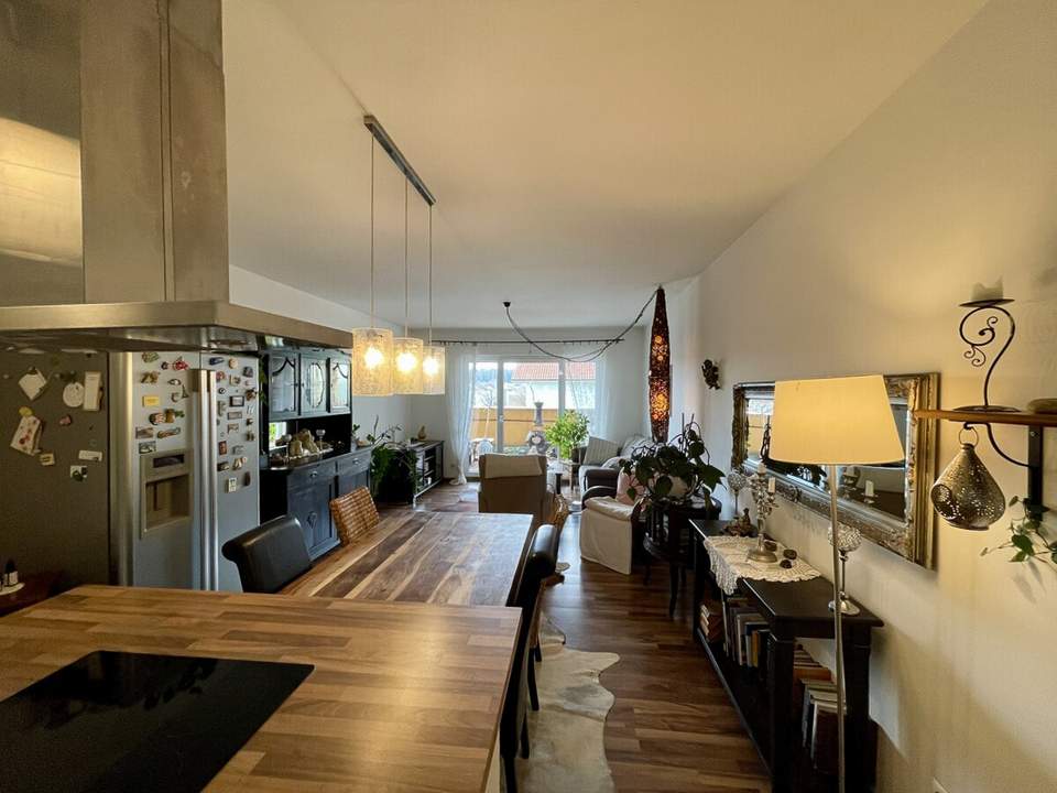 Neuwertige Wohnung mit guter Aufteilung - 2 Carports - ein extra Raum mit extra Zugang für Gewerbe!