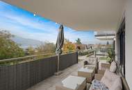 Lichtdurchflutete Wohnung mit großem Balkon und Seepanorama