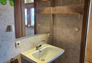 Renovierte 2-Zimmer-Wohnung mit neuer Küche und schöner Bergsicht