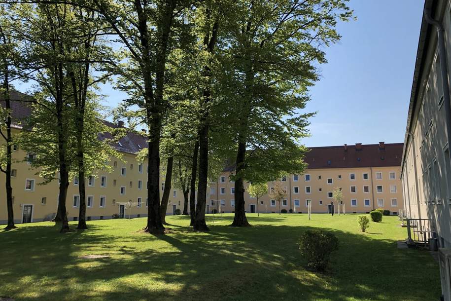 Günstige Starterwohnung in herrlicher Grünlage: praktische 1-Zimmerwohnung mit heller Wohnküche und separatem Schlafzimmer im kleinen Mehrparteienhaus – ideal für Singles, Studierende oder Pendler!, Wohnung-miete, 322,98,€, 4400 Steyr(Stadt)