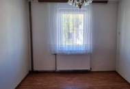 Charmantes Renovierungsprojekt: 4-Zimmer-Haus mit großem Garten und Garage in Göllersdorf!