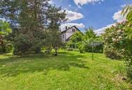 Mehrfamilienhaus mit großem Grundstück und Ausbaupotenzial