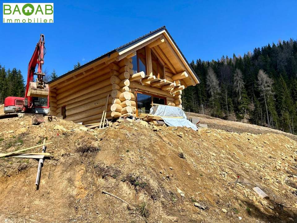 Alpines Rundstamm-Chalet | Wohnen & Vermieten mit Freizeitwidmung in Bergidylle