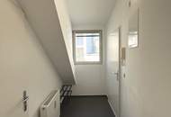2-Zimmer DG mit kleinem Balkon nahe U4/Pilgramgasse, 1060!