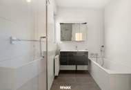 Modernes Wohnen: Helle 4-Zimmer-Wohnung mit weitläufiger Dachterrasse nahe dem Zentrum