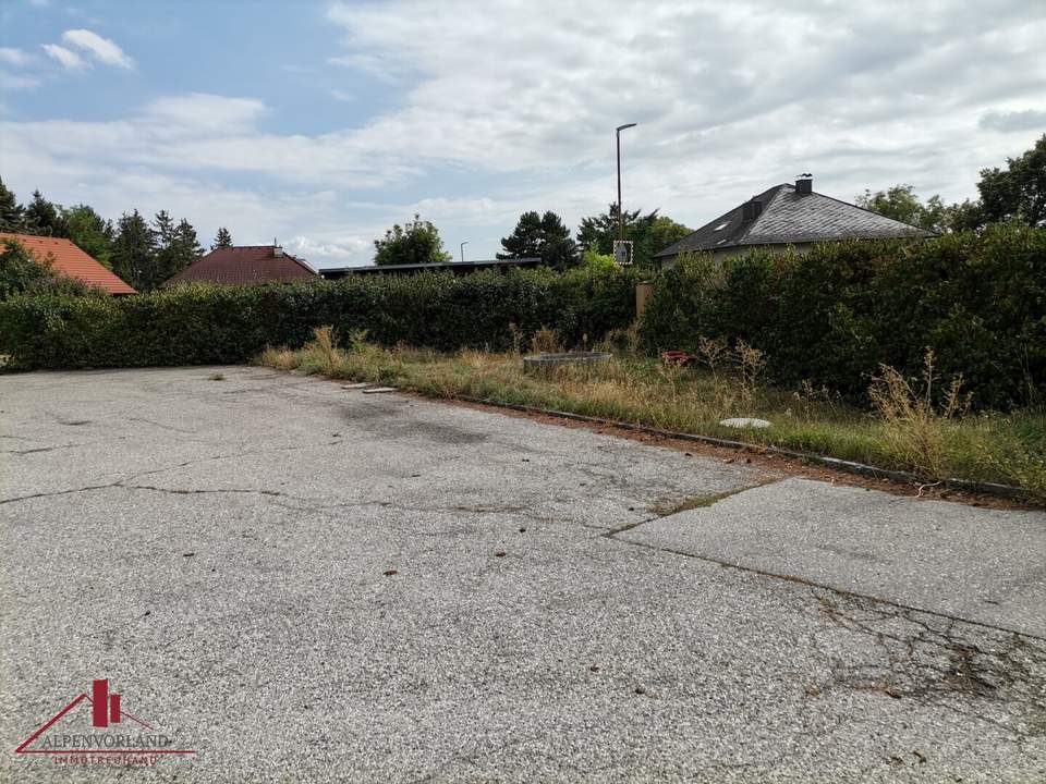 Großzügiges Baugrundstück im Bezirk Wr. Neustadt Größe: ca. 1.900 m², mit Abbruchobjekt!!!