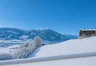 „Naturnah. Weitblickend. Vielseitig. – unverbaubares Grundstück mit Raum für Wohnvisionen im Zillertal“