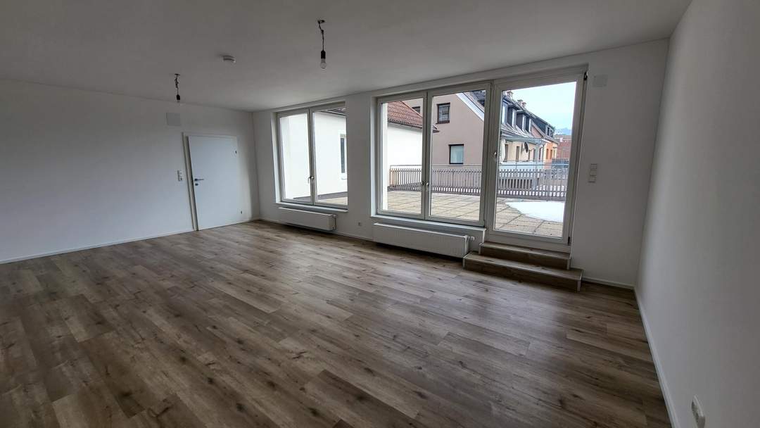 NEUER PREIS!!! Ausbaufähige Penthouse-Wohnung im Zentrum von Liezen!!