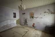 Extrem Sanierungsbedürftiges Haus mit mehreren Nebengebäuden in Ruhelage