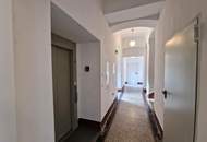 Sanierungsbedürftige Altbauwohnung direkt beim Hugo-Gottschlich Park - U6 Nähe!!