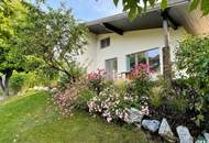 Charmantes Einfamilienhaus mit Kamin, Südterrasse und Garten in ruhiger Wohnlage