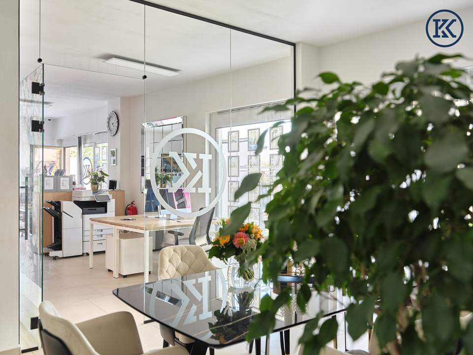 Lokal mit Garten & 2 Stellplätzen in der Garage – ideal, um Ihre Businessidee umzusetzen!