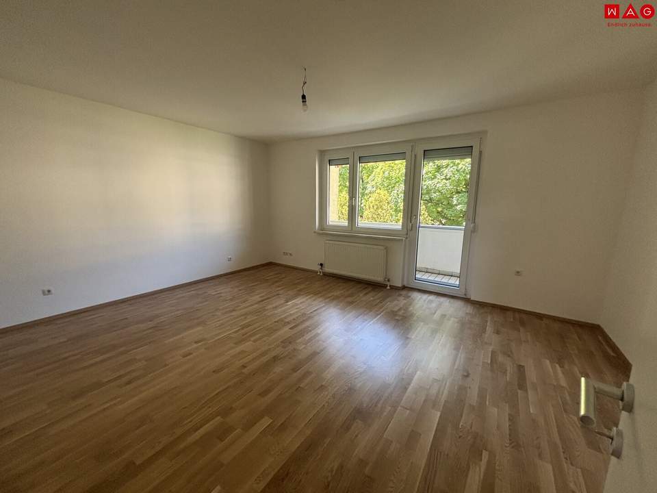 Mehr Platz für Ihre Liebsten - umfassend sanierter Wohn(t)raum in zentraler Lage am ruhigen Stadtrand von Steyr! Sonniger Balkon, geräumige Küche und praktischer Abstellraum versprechen höchste Wohnqualität!