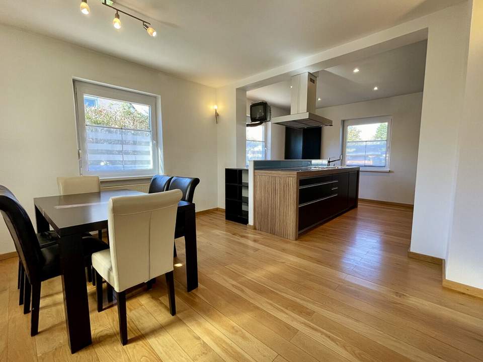 Tolles Haus in ruhiger Lage! Top Zustand mit Ausbaupotenzial (Dichte bis 0,6)! Sofort beziehbar!