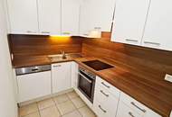 UNBEFRISTETE 60 m2 ALTBAU, 2 Zimmer, Komplettküche, Wannenbad, Parketten, 1. Liftstock, Innstraße