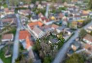 Grundstück mit Altbestand in Altlichtenwarth!