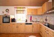 Gepflegtes Wohnhaus mit zwei Wohneinheiten, Terrasse und Doppelgarage im Zentrum von Sierning!