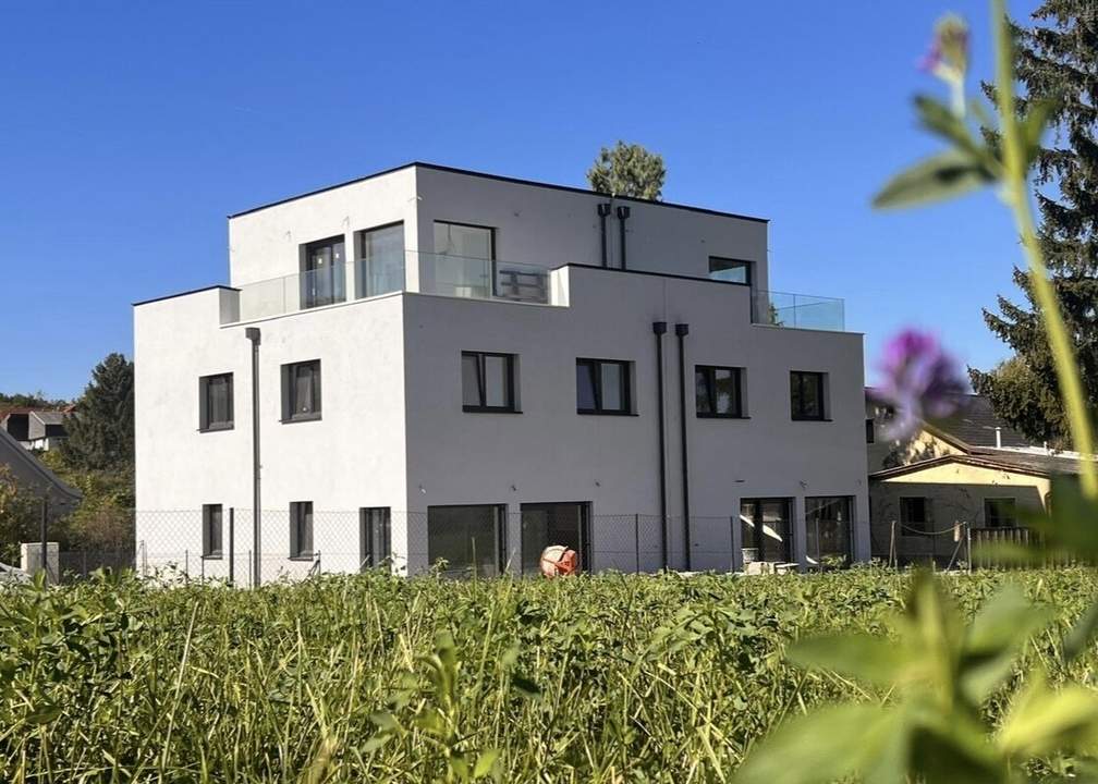 Wunderschöne, PROVISIONSFREIE Doppelhaushälfte mit ca. 160m² Wfl., 5 Zi, Garten, Terrasse, 2 Stellplätze in der Nähe von Wiener Neustadt