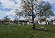 Wohnhaus mit Altbestand und Scheune