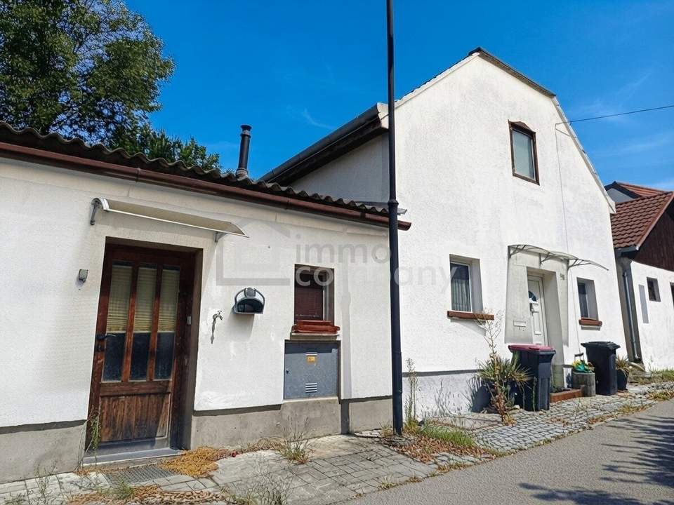 PREISKNALLER ZUM JAHRESENDE: Charmantes Landhaus mit zwei großen Gewölbekellern - nur 75.000 €!