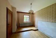 Haus mit ca. 275 m² Wohnfläche, ca. 2.200 m² Grund – ideal für Großfamilien, sanierungsbedürftig!