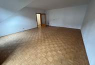Sonnige Wohnung mit Balkon!