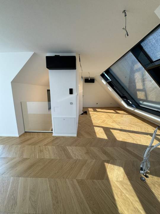 +++Erstbezug lichtdurchflutete 4-Zimmer Dachgeschosswohnung mit Wienblick und Bergblick + Terrasse