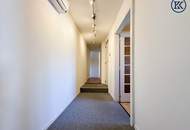 Charmantes Bauernhaus mit großem Grundstück, langgezogenem Hof, 2 Wohnungen und einem Swimmingpool