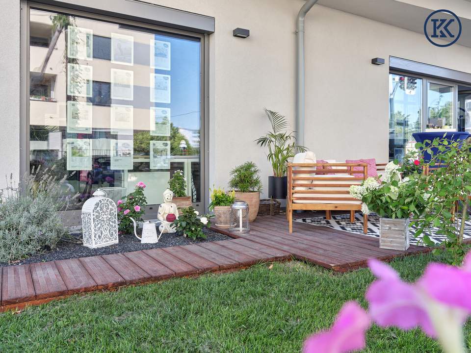 Lokal mit Garten &amp; 2 Stellplätzen in der Garage