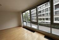 2 Zimmer Wohnung mit Gemeinschaftsdachterrasse mit Blick auf den Karlsplatz!