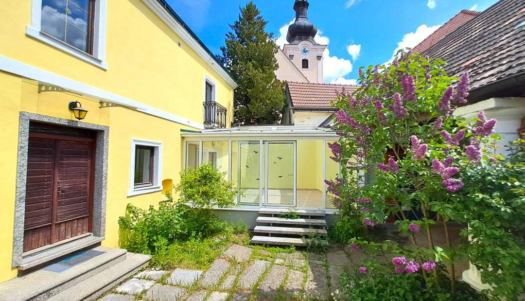 renovierter Wohntraum mit historischem Flair