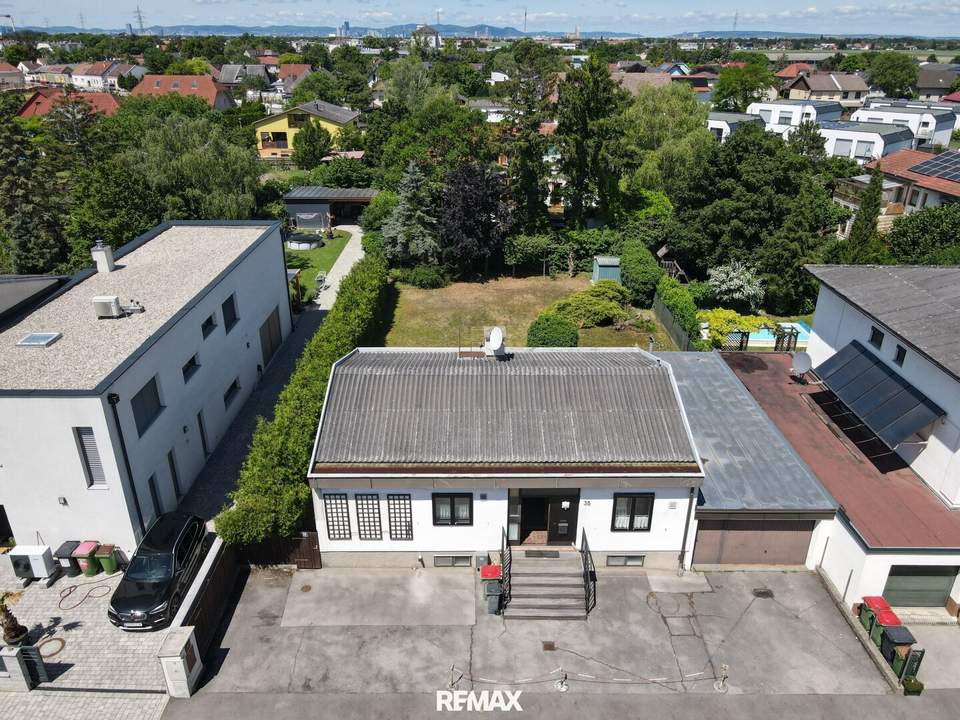 Gepflegtes Einfamilienhaus mit großzügigem Keller und sonnigem Garten