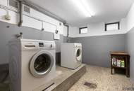 ERSTBEZUG nach Sanierung | 3 Zimmer + separate Küche | Tageslicht-Bad | Tischler-Küche mit Siemens Geräten | Freier Mietzins