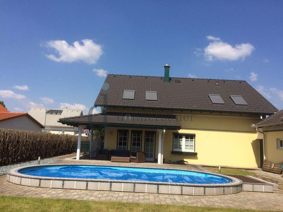 PROVISIONSFREI! Modernes Einfamilienhaus mit Garten und Pool