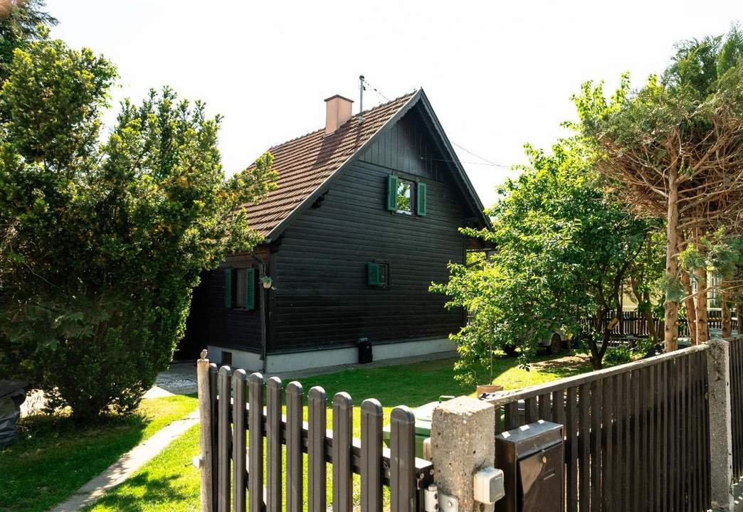 Holzhaus in Pichling mit Potenzial