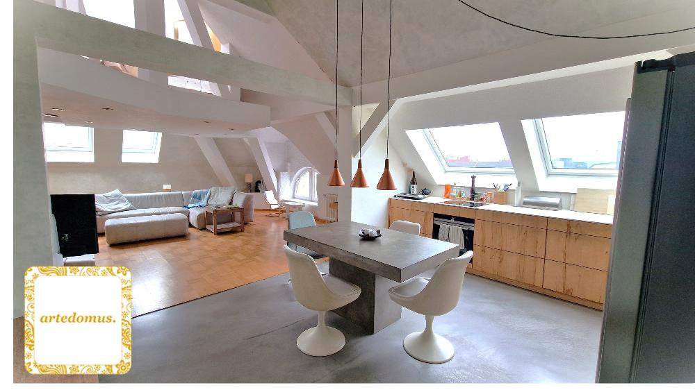 A DESIGNERS DREAM! Atemberaubendes Künstler-Penthouse mit KUPPELTURM, TERRASSEN u. TRAUMAUSBLICK !!!