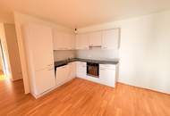 ## UBAHN Nähe - 3 Zimmer Wohnung # MIT KÜCHE #