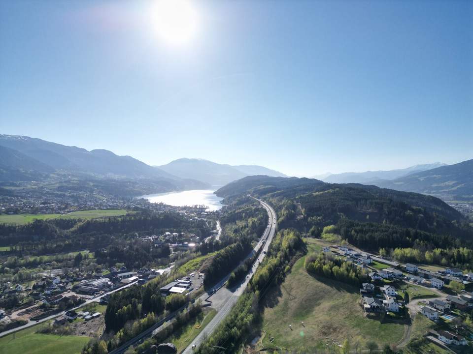 Baugrundstück in Traumlage am Sonnenplateau mit Seeblick – am Ende einer Sackgasse