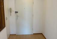 3 Zimmerwohnung in saniertem Wohnhaus perfekt gelegen mit Loggia