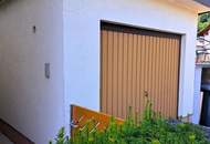 Zweifamilienhaus -Wohnjuwel mit 2 Wohnungen (ca. 290 m² Wfl.), 2 Terrassen, Gartenareal mit Pool &amp; Poolhaus - Neuzeug