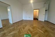 Renovierte Altbauwohnung - am Fuße der Hohen Warte! Neben dem Setagayapark! Gute Anbindung! Saniertes Altbau-Zinshaus.