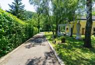 Außergewöhnliches Villen-Anwesen mit parkähnlichem Garten und separatem Gästehaus